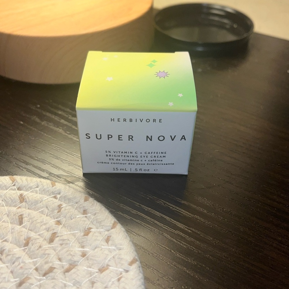 SUPER NOVA 5% Vitamin C + Caffeine Brightening Eye Cream